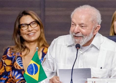 Janja é criticada por comemorar viagem Lula à Índia em meio à