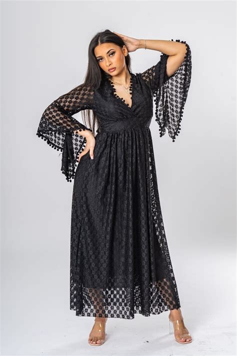 Robe longue noire dentelle à pompons Cinelle Paris mode femme tendance