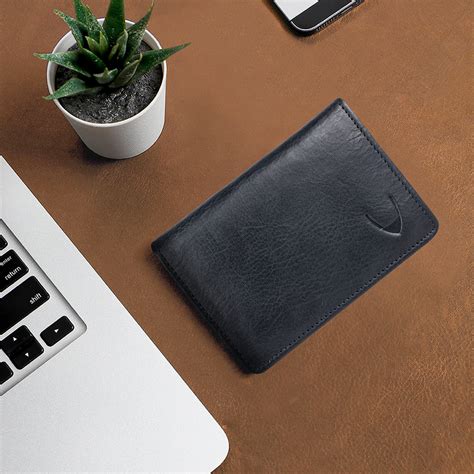 Buy Sleek Black Card Holder For Men Hidesign