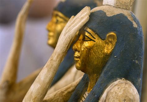 Newly discovered Egyptian mummies take capital Cairo on journey | Daily Sabah