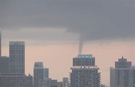 Una Tromba Marina En Miami Beach Sorprende A Los Residentes