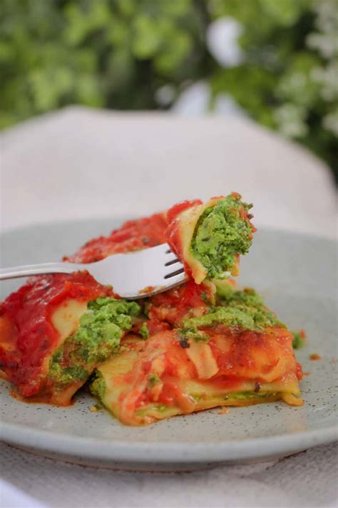 Super Easy Spinach & Ricotta Cannelloni - Bake Play Smile