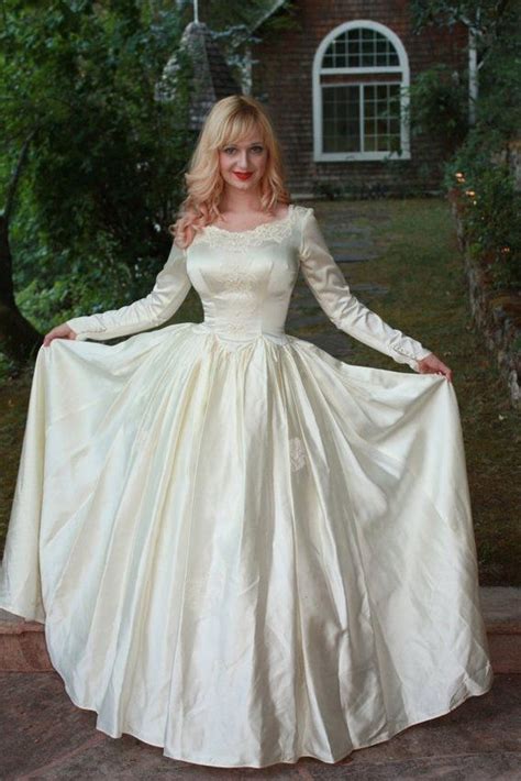 Pin By Tall Paul On Bride Wedding Dresses Wedding Dresses Vintage