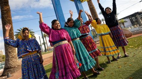 Mujeres rarámuri desafían límites en carrera de 550 km desde Los