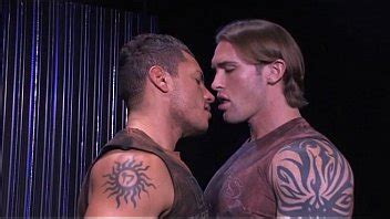 La Rubia Y La Latina XVIDEOS