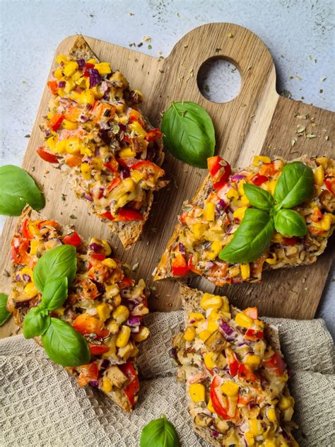 vegane Pizzabrötchen mit Räuchertofu Vegan und Meer by Carina Albert