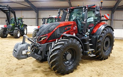 Machinery Focus Automation And The Valtra Q Series At Gurteen