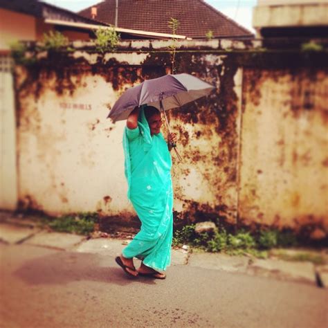 Elegance Of The Ancient Green India Green Woman Walkin Flickr