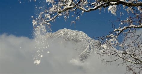 Der Schnee fällt fällt wie von weit in Außerhalb Salzburgs Schöne