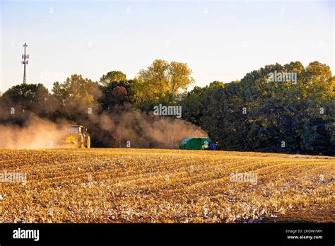 John Deere Cotton Harvester Hi Res Stock Photography And Images Alamy