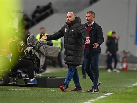 Dan Petrescu atacă arbitrajul după U Craiova CFR Cluj 1 1 Tragem