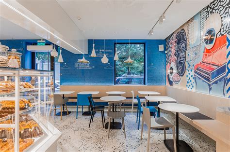 Кулинарная лавка братьев Караваевых на Левшинском / V12 Architects