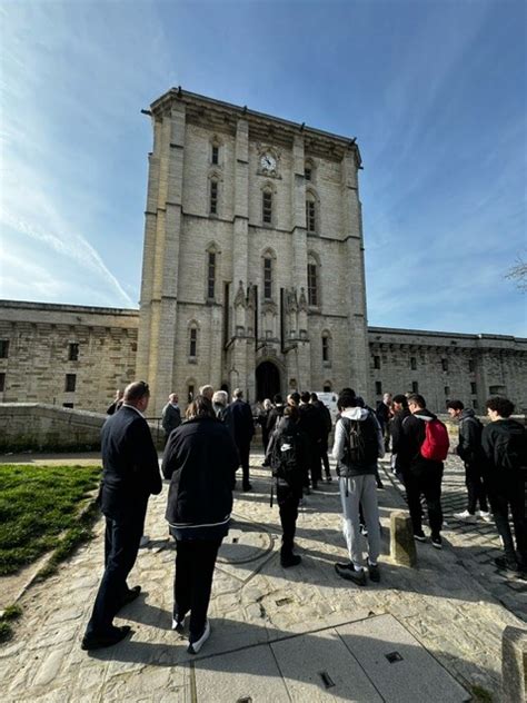 Une Tr S Belle Sortie Paris Pour Les L Ves De La Classe Engag E