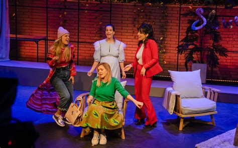 La Sex And The City Porte A Que Naci En El Off Broadway Y Ahora La Rompe En El Teatro