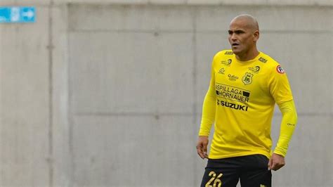 Humberto Suazo sufre grave lesión que pone en riesgo su carrera ABC