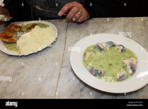 Pie and mash, jellied eels with eel liquor sauce or Parsley sauce at ...