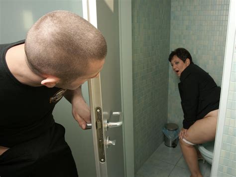 BBW Mature Slut Gets Fucked In A Public Restroom At Fapnado