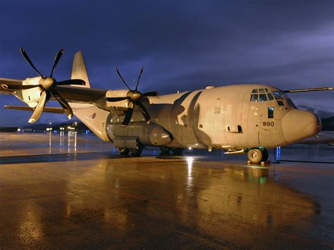 EUA Querem Comprar Um C 130J Da RAF Para Usar Os Blue Angels