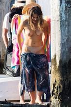 Olympia Valance Topless Model Flashed Her Tits As She Went Topless While Changing During A Shoot