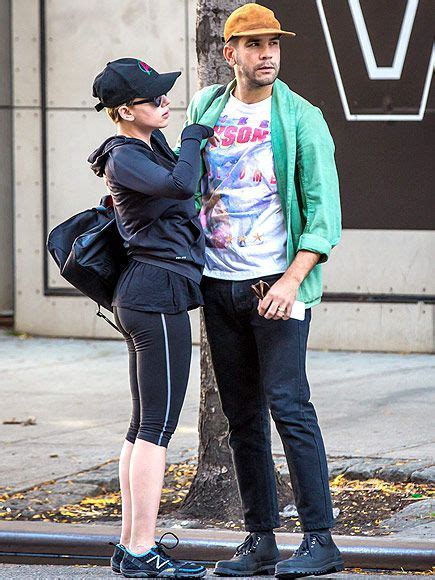 Scarlett Johansson Steps Out Post-Baby (PHOTO)