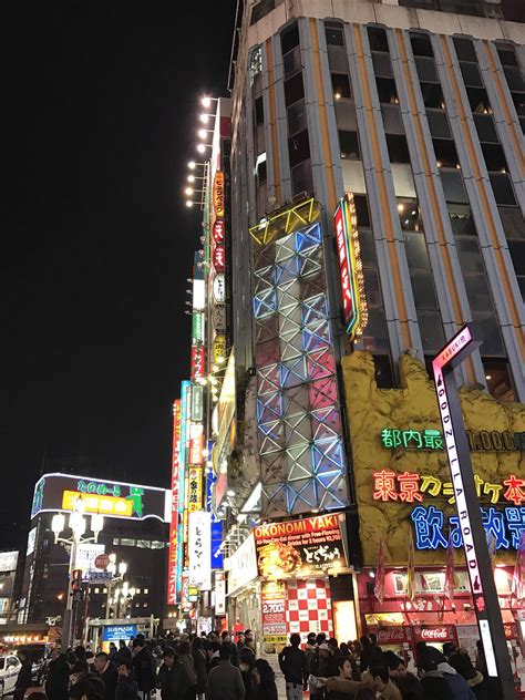 Shinjuku night : japanpics