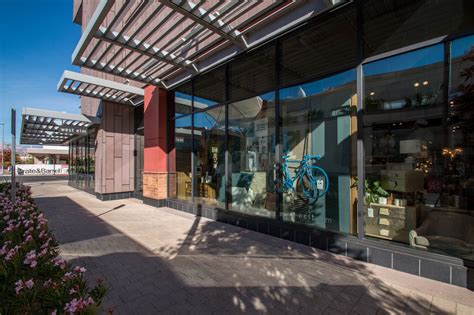 Mall Fronts A Cutting Edge Glass And Mirror