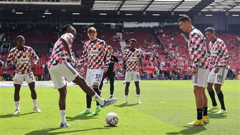 Ten Hag Takes Late Decision Over Aaron Wan Bissaka Man Utd Exit As West