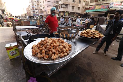 Food Street Karachi | Famous Food Streets in City