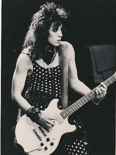 Pin By Edwin Padilla On Joan Jett Joan Jett Female Guitarist Joan