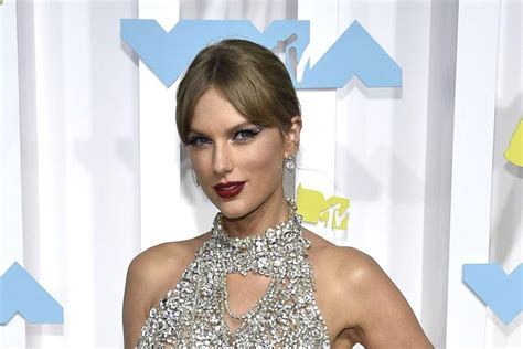 Taylor Swift Reveals Inspiration And Meaning Behind Song Lyrics On New ...