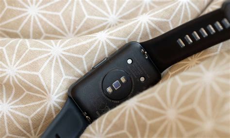 Huawei Band 7 Review - Tech Review 2022 – HoWhaat