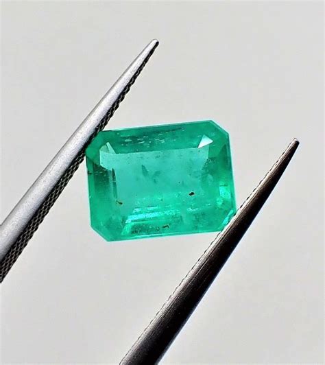 Intense Green Bluish Emerald Ct Catawiki