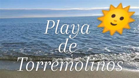 Playa De Torremolinos Disfrutando Del Relajante Sonido De Las Olas En