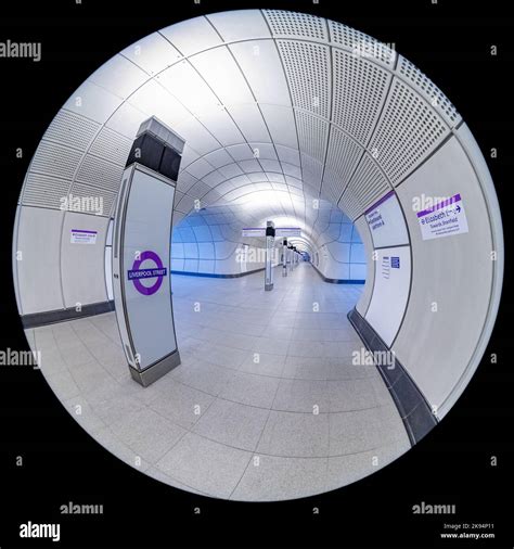 Liverpool Street Station - Elizabeth Line Station Stock Photo - Alamy