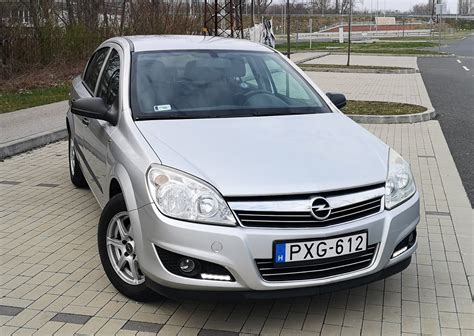 Eladó használt OPEL ASTRA H Sedan 1 6 Essentia x45rpd Kocsi hu