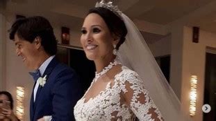 Marina Ruy Barbosa Claudia Leitte e mais famosas usam lingerie à mostra sob vestido