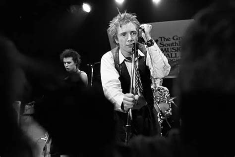 BASSIST SID VICIOUS Vocalist Johnny Rotten Of The Sex Pistols 1978