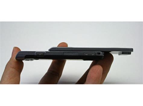 Sony Ericsson W910i: You've got to shake it to make it - CNET