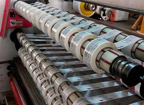 Скотч с логотипом компании от производителя в Москве и МО