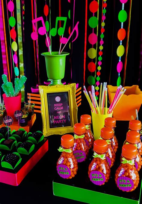 25 Decoração De Mesa Neon Oliver