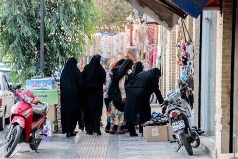 Iran Dress Code What To Wear In Iran Like A Local