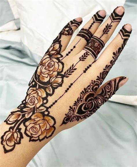 Simple Floral Mehndi Design For Back!