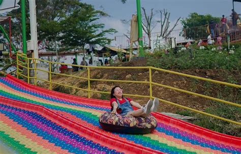 Hypeabis Menjajal Baloga Wisata Taman Bunga Kekinian Di Kota