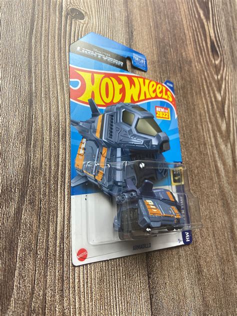 Hot Wheels Nib Armadillo Hot Wheels Lightyear Disney Pixar Hw Screen Time Mattel Cars