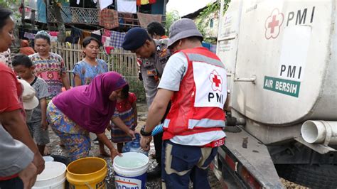 Bantu Korban Banjir Ini Yang Dilakukan Tim Wash Pmi Di Jeneponto