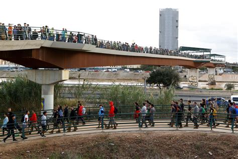 Miles De Voluntarios Llegan A Valencia Para Ayudar A Las V Ctimas Del