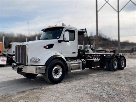 Peterbilt Roll Off Truck Paccar Hp Automatic For Sale