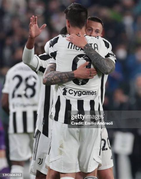 Bernardeschi Celebrate Goal Photos And Premium High Res Pictures