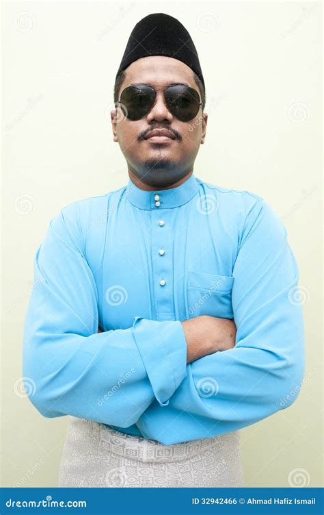 Malay Man Wearing Malay Traditional Dress Royalty Free Stock Image ...