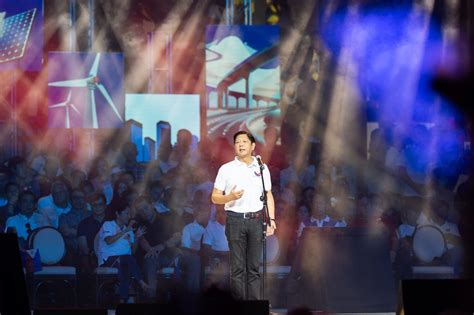 Marcos reiterates promise of ‘Bagong Pilipinas’ in rally defined by spectacles